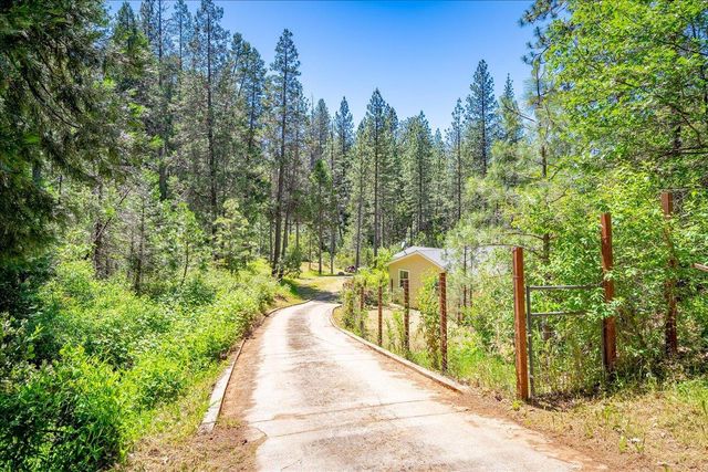 21819 Todd Valley Rd, Foresthill, CA 95631