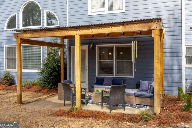 707 Flagstone Way, Acworth, GA 30101