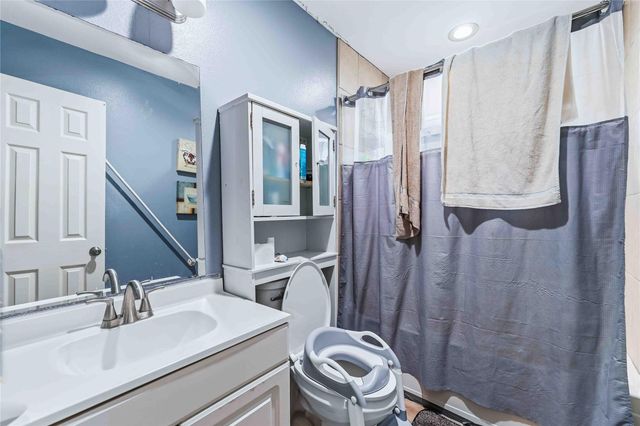 221 Calloway Street, Houston, TX 77029