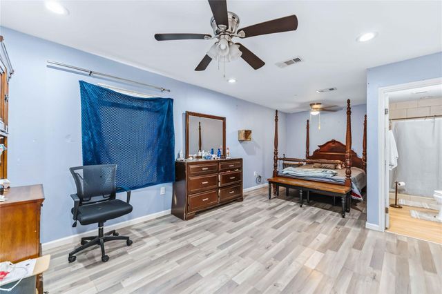 221 Calloway Street, Houston, TX 77029