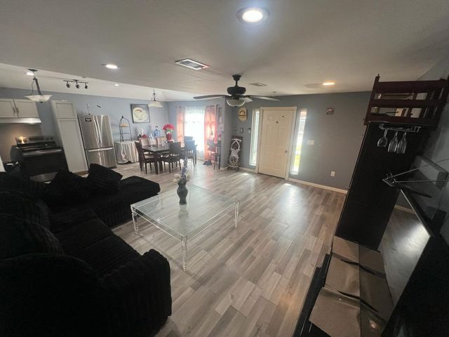 221 Calloway Street, Houston, TX 77029