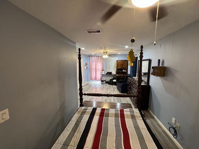 221 Calloway Street, Houston, TX 77029