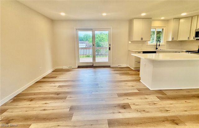 21113 Willow Lane, Strongsville, OH 44149