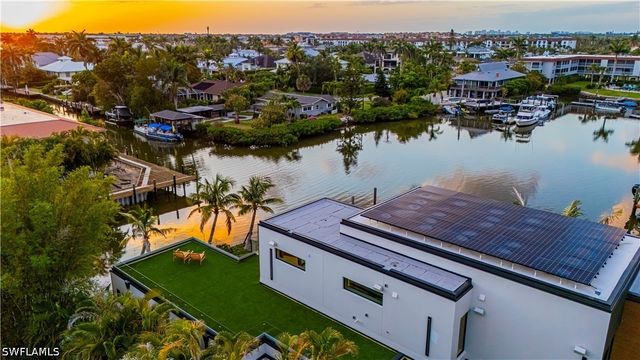 1100 Sandpiper ST, Naples, FL 34102