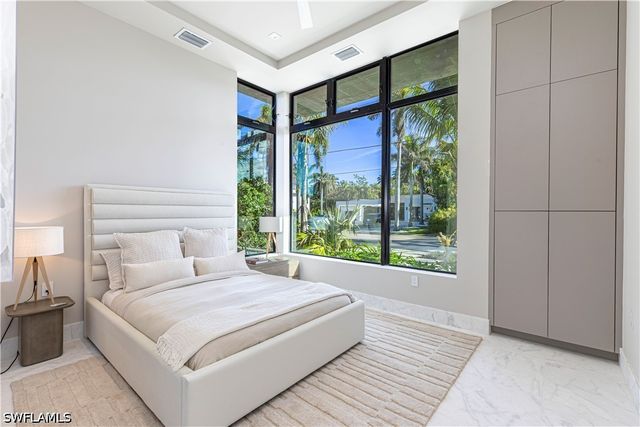 1100 Sandpiper ST, Naples, FL 34102