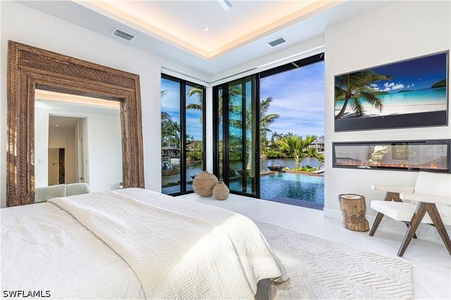 1100 Sandpiper ST, Naples, FL 34102