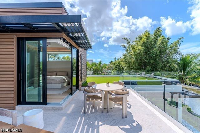 1100 Sandpiper ST, Naples, FL 34102