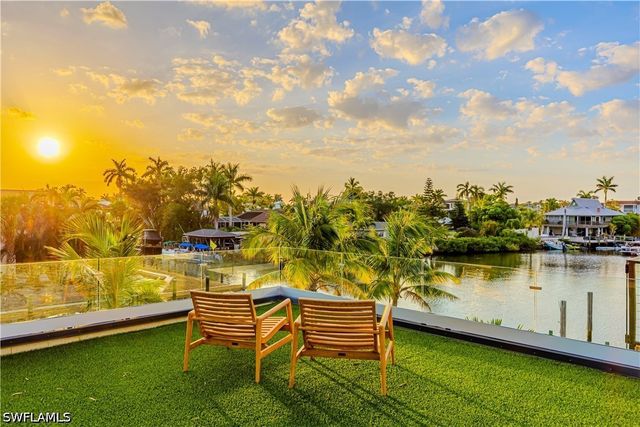 1100 Sandpiper ST, Naples, FL 34102