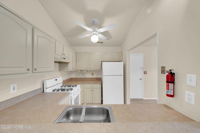 17 Seaview Avenue, Brick, NJ 08723