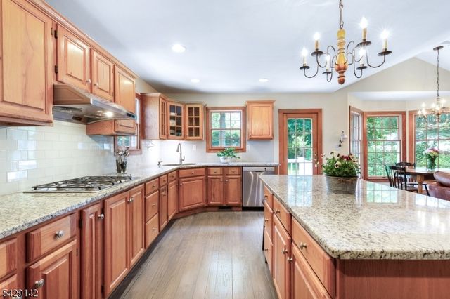 957 Willow Grove Rd, Westfield Town, NJ 07090