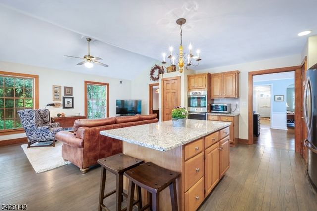 957 Willow Grove Rd, Westfield Town, NJ 07090