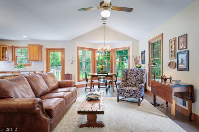 957 Willow Grove Rd, Westfield Town, NJ 07090