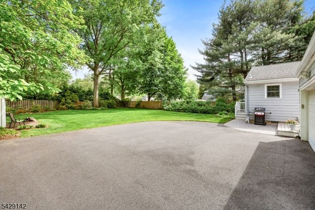 957 Willow Grove Rd, Westfield Town, NJ 07090