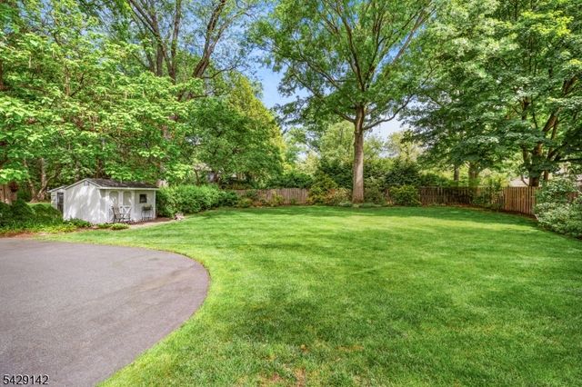 957 Willow Grove Rd, Westfield Town, NJ 07090