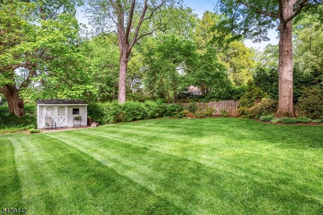 957 Willow Grove Rd, Westfield Town, NJ 07090