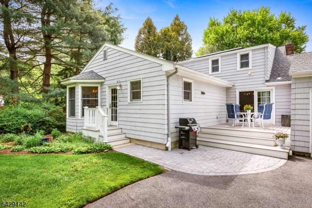 957 Willow Grove Rd, Westfield Town, NJ 07090