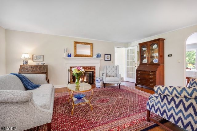 957 Willow Grove Rd, Westfield Town, NJ 07090