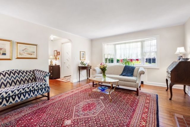 957 Willow Grove Rd, Westfield Town, NJ 07090