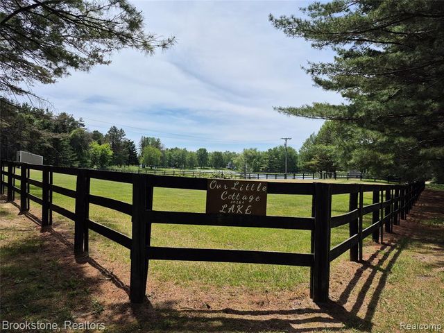 5910 Spring Valley Lane, Dryden, MI 48428