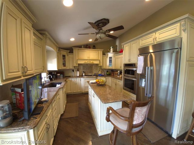5910 Spring Valley Lane, Dryden, MI 48428