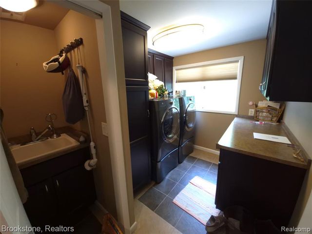 5910 Spring Valley Lane, Dryden, MI 48428