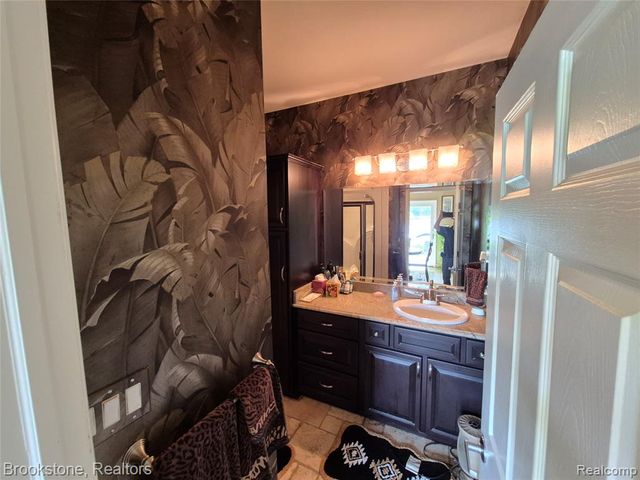 5910 Spring Valley Lane, Dryden, MI 48428