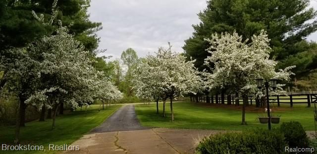 5910 Spring Valley Lane, Dryden, MI 48428