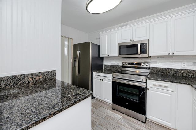 2101 FOX CHASE BOULEVARD 107, Palm Harbor, FL 34683