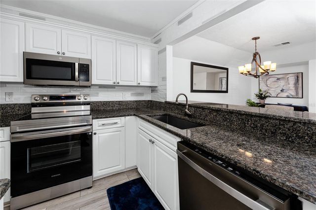 2101 FOX CHASE BOULEVARD 107, Palm Harbor, FL 34683