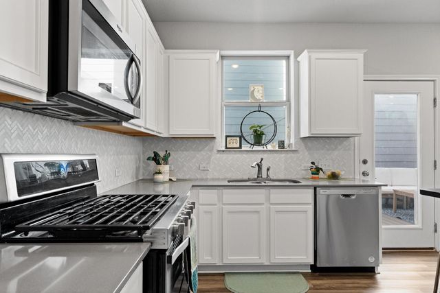 8002 Mandela BND, Austin, TX 78744