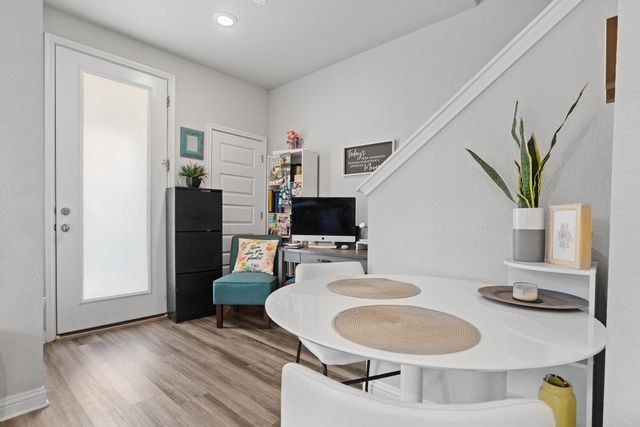 8002 Mandela BND, Austin, TX 78744