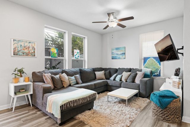 8002 Mandela BND, Austin, TX 78744