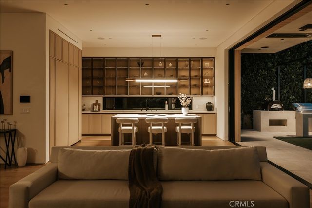 14758 Morrison Street, Sherman Oaks, CA 91403