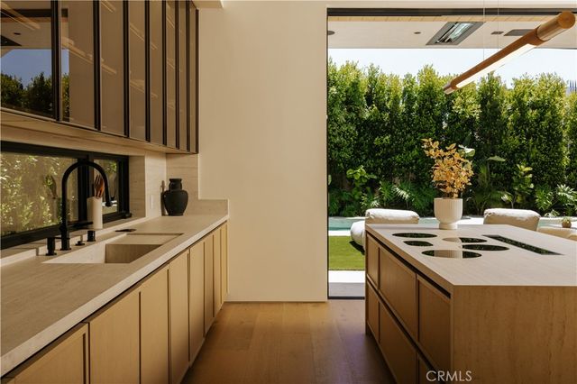 14758 Morrison Street, Sherman Oaks, CA 91403