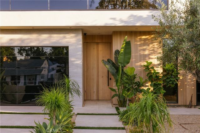 14758 Morrison Street, Sherman Oaks, CA 91403