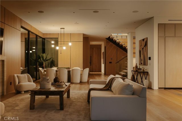 14758 Morrison Street, Sherman Oaks, CA 91403