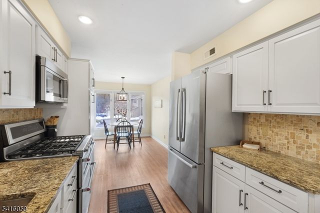 16 Riggs Ct, Bernards Twp., NJ 07920