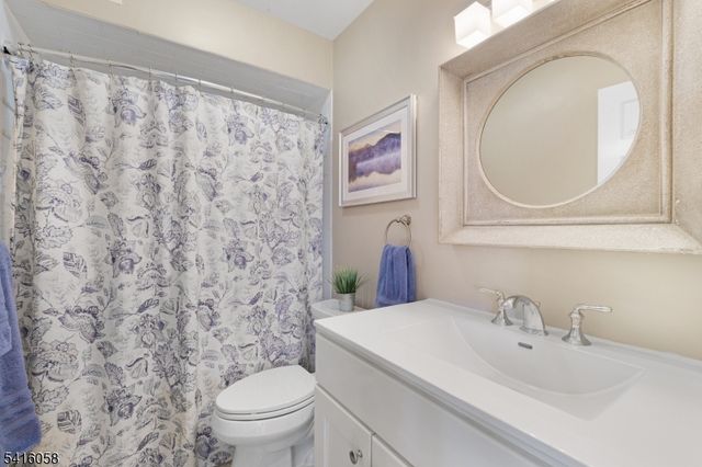 16 Riggs Ct, Bernards Twp., NJ 07920