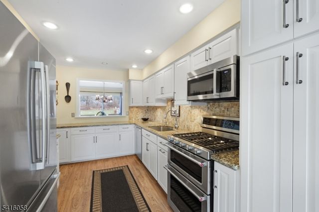 16 Riggs Ct, Bernards Twp., NJ 07920