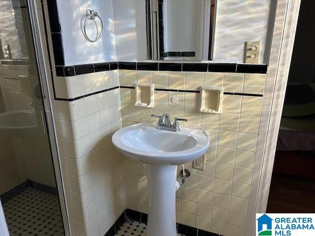 109 HILLSIDE ROAD, Bessemer, AL 35020