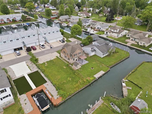 117 Kenyon Road, Algonac, MI 48001
