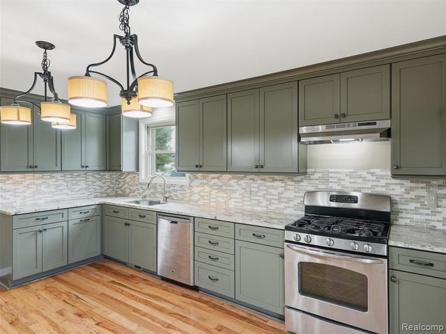 117 Kenyon Road, Algonac, MI 48001