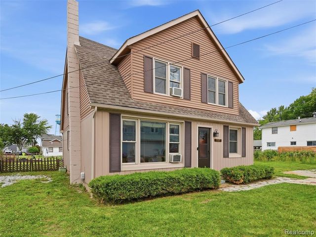 117 Kenyon Road, Algonac, MI 48001