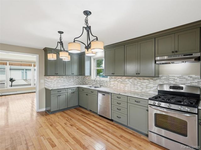 117 Kenyon Road, Algonac, MI 48001
