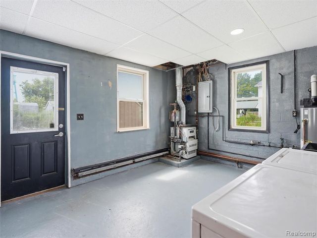 117 Kenyon Road, Algonac, MI 48001