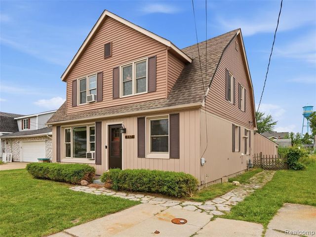 117 Kenyon Road, Algonac, MI 48001
