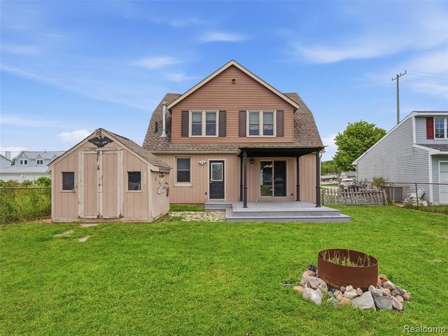 117 Kenyon Road, Algonac, MI 48001