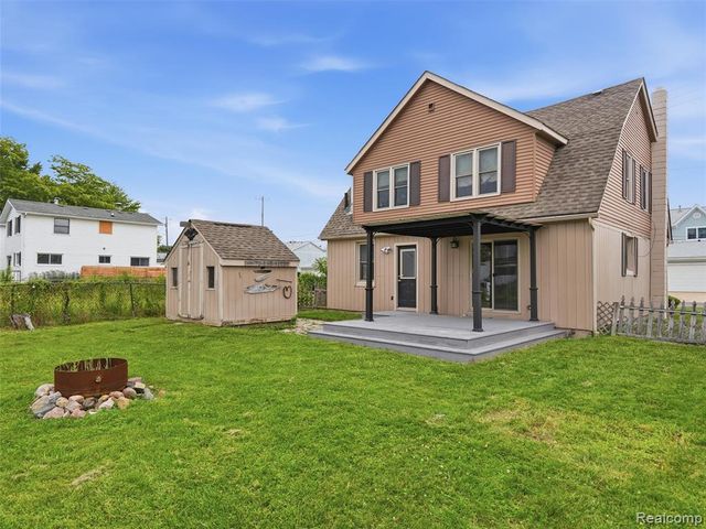 117 Kenyon Road, Algonac, MI 48001