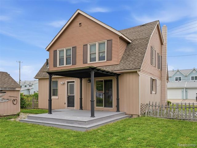 117 Kenyon Road, Algonac, MI 48001