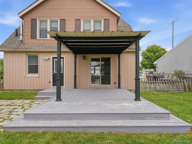 117 Kenyon Road, Algonac, MI 48001